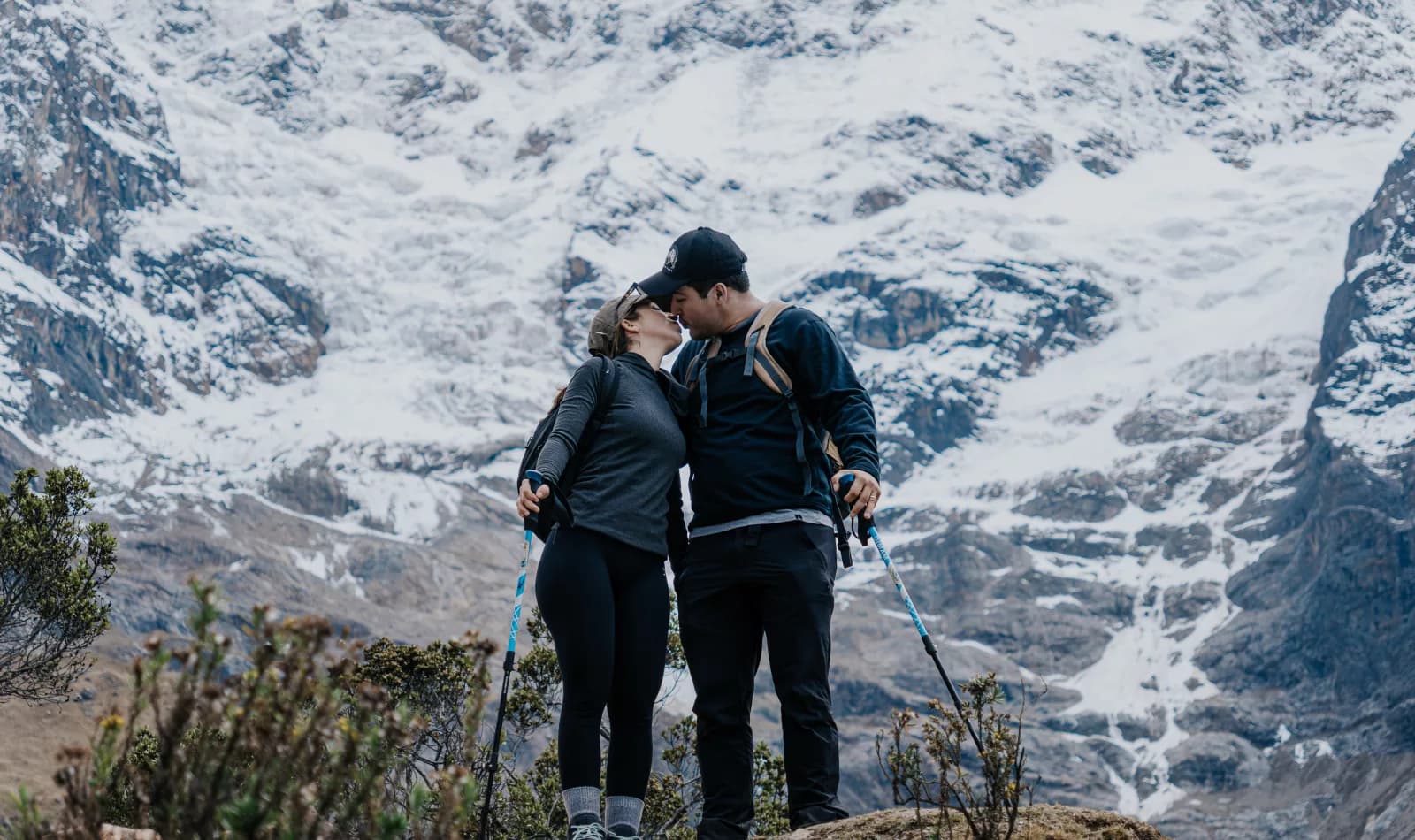 Caminando hacia la laguna Humantay